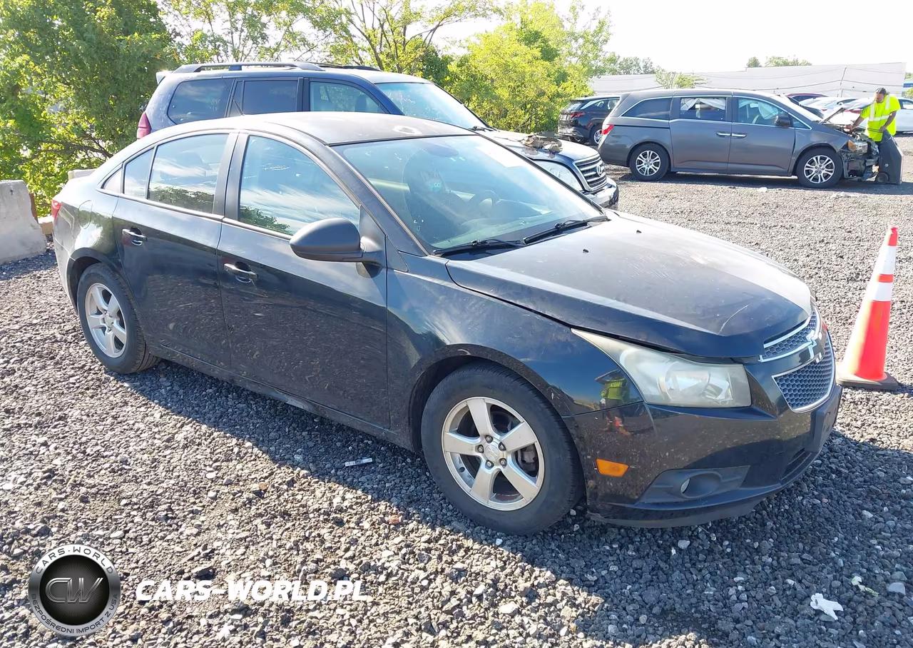 2013 Chevrolet Cruze Ls Auto – zdjęcie 1 z 12