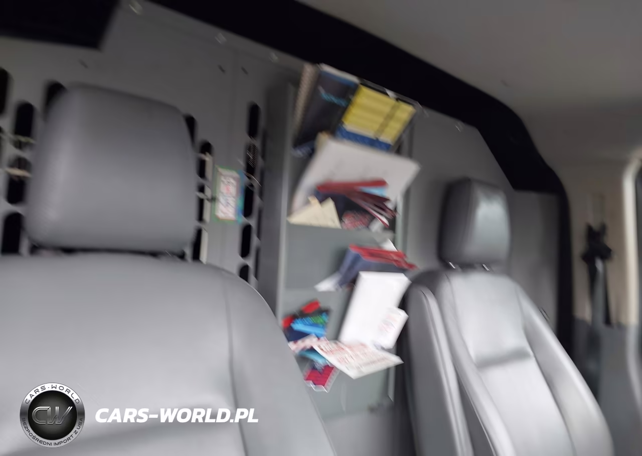 2019 Ford Transit-250 VIN:1FTYR1ZM3KKA52086 - 7