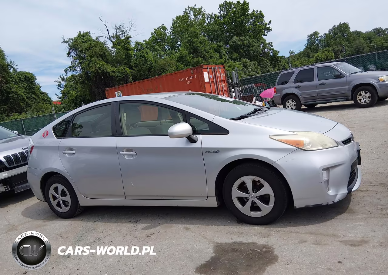 2013 Toyota Prius Two VIN:JTDKN3DU9D5699405 - 13