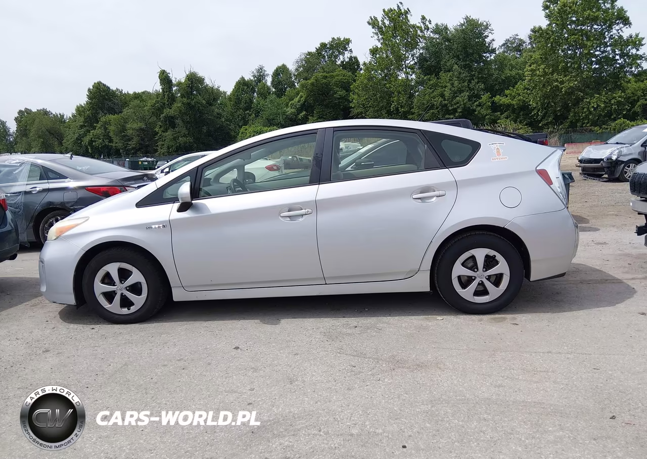 2013 Toyota Prius Two VIN:JTDKN3DU9D5699405 - 14