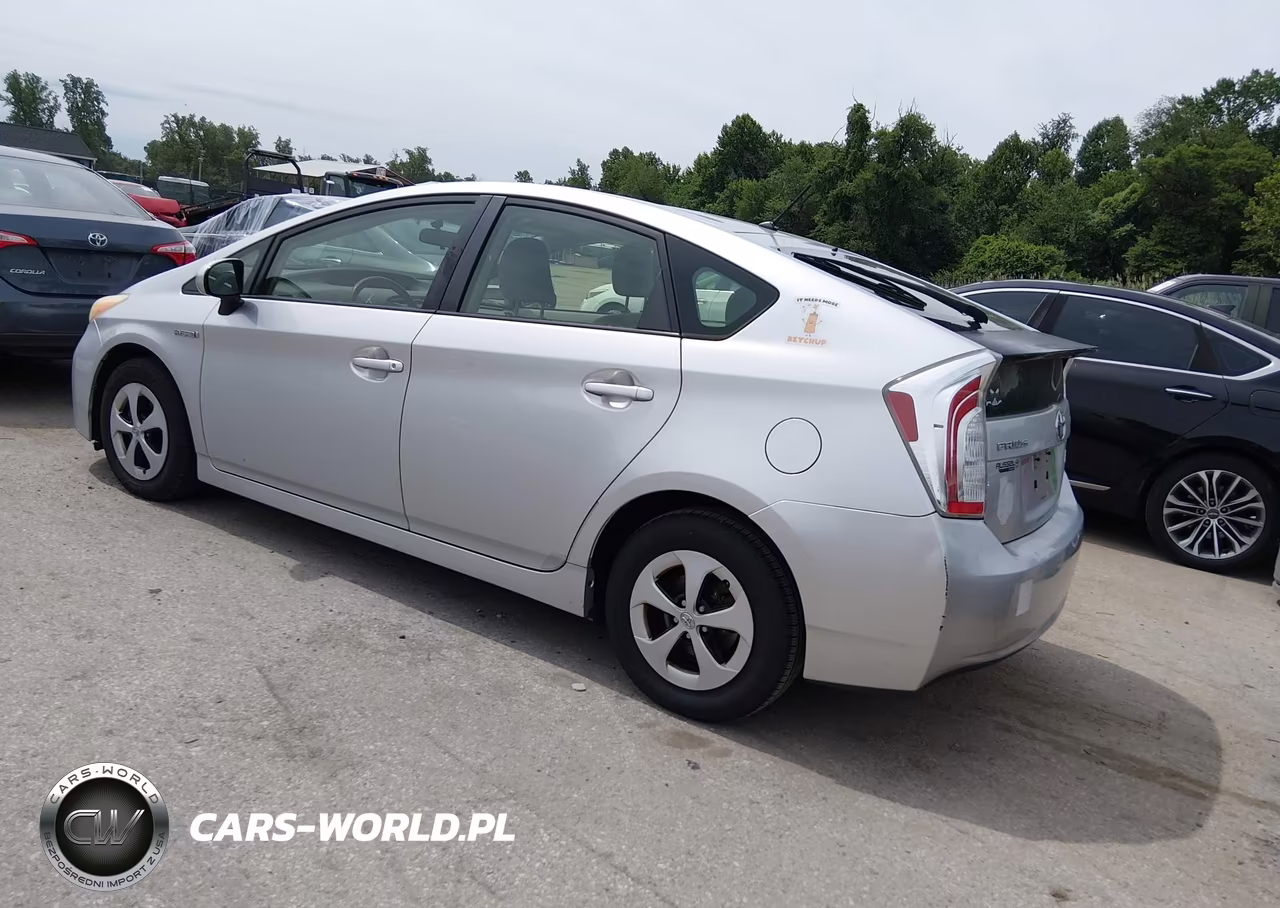 2013 Toyota Prius Two VIN:JTDKN3DU9D5699405 - 3