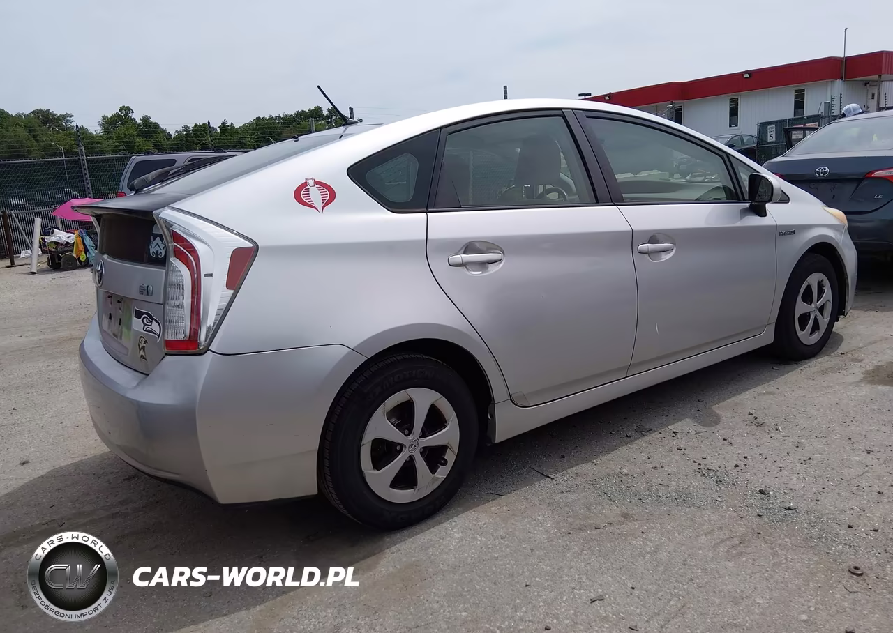 2013 Toyota Prius Two VIN:JTDKN3DU9D5699405 - 4