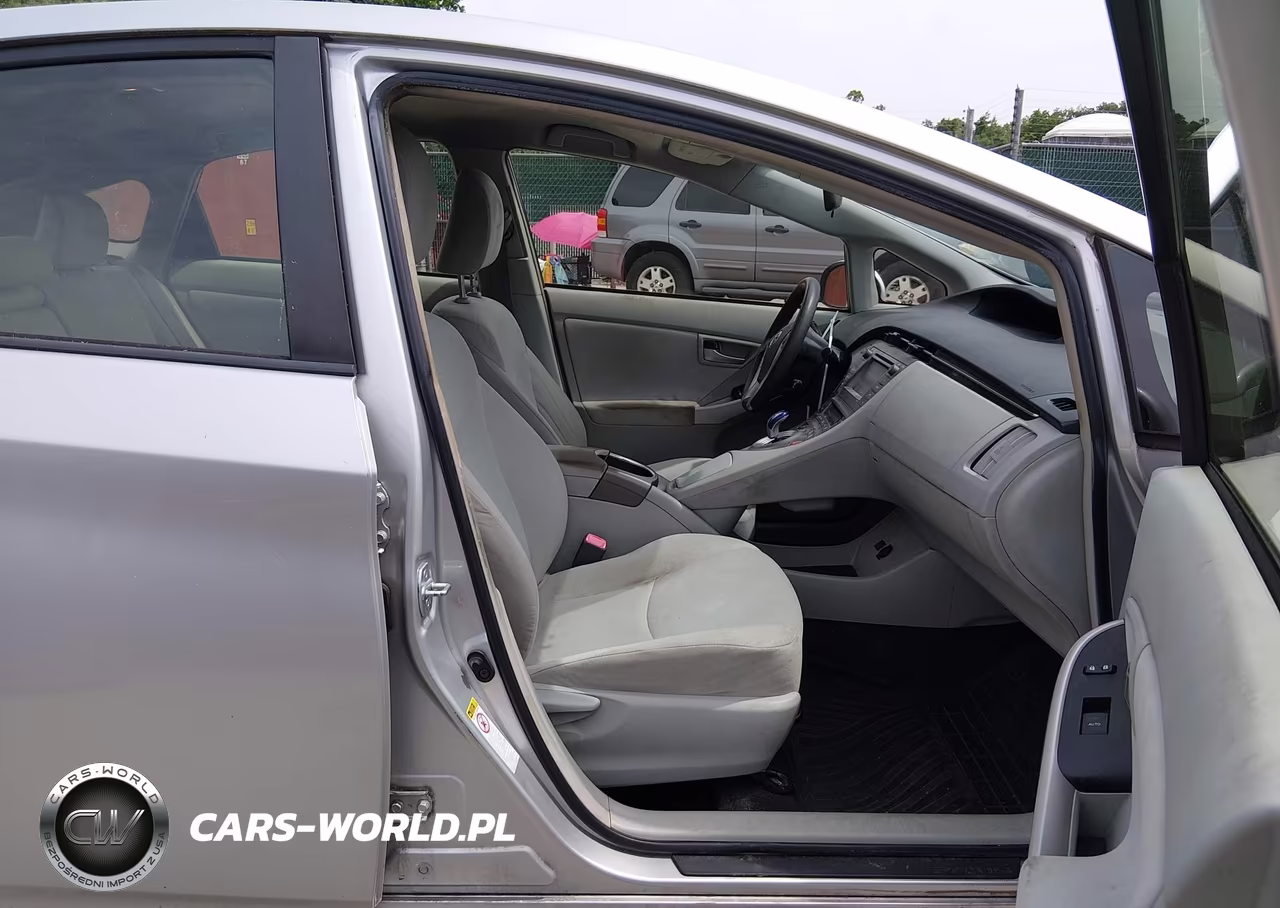 2013 Toyota Prius Two VIN:JTDKN3DU9D5699405 - 5