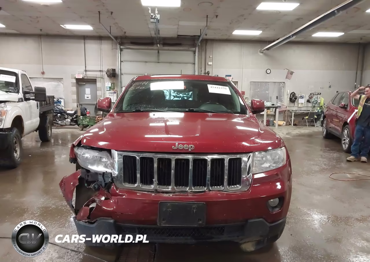 2013 Jeep Grand Cherokee Laredo VIN:1C4RJFAG6DC568664 - 12