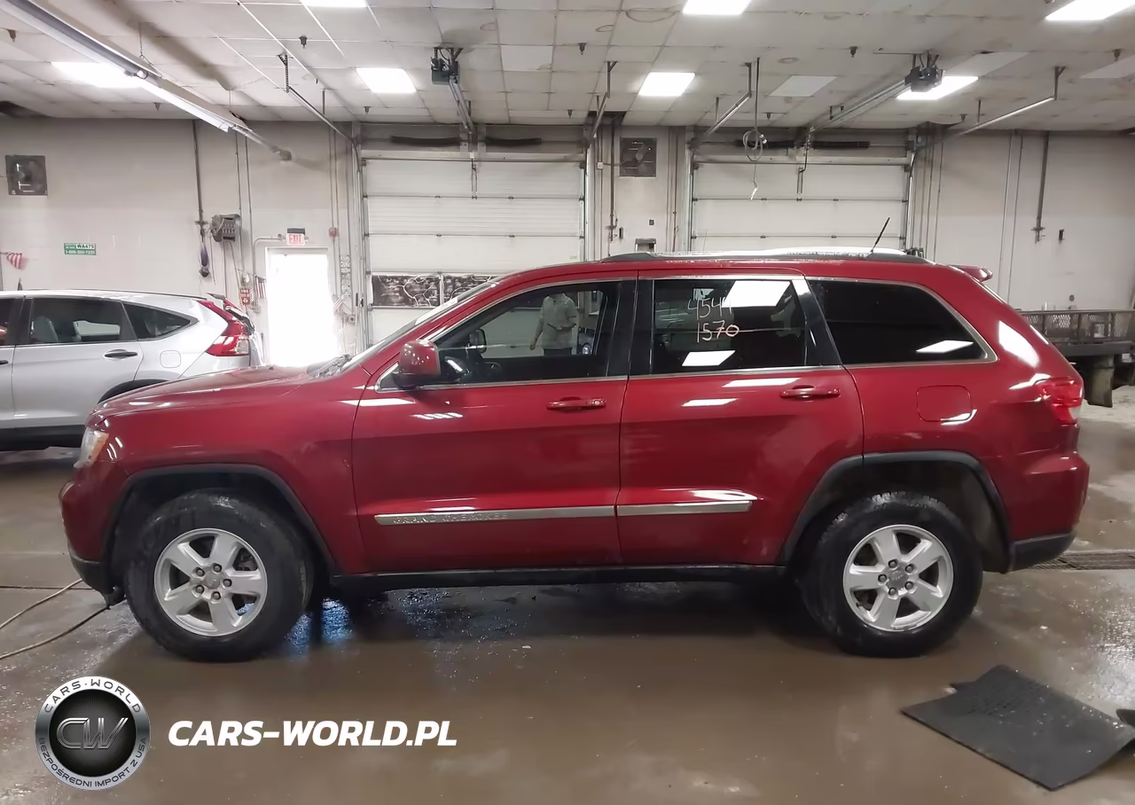 2013 Jeep Grand Cherokee Laredo VIN:1C4RJFAG6DC568664 - 14