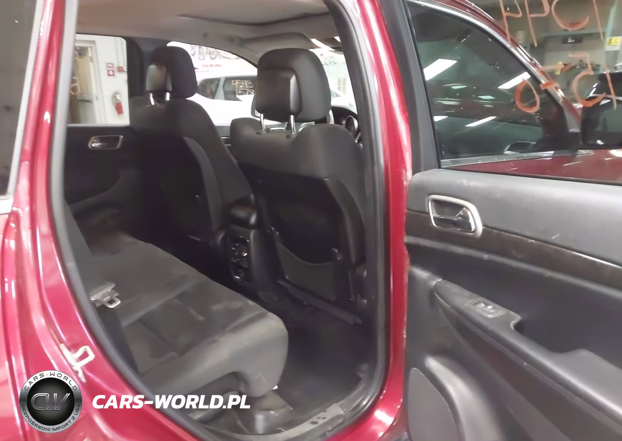 2013 Jeep Grand Cherokee Laredo VIN:1C4RJFAG6DC568664 - 8