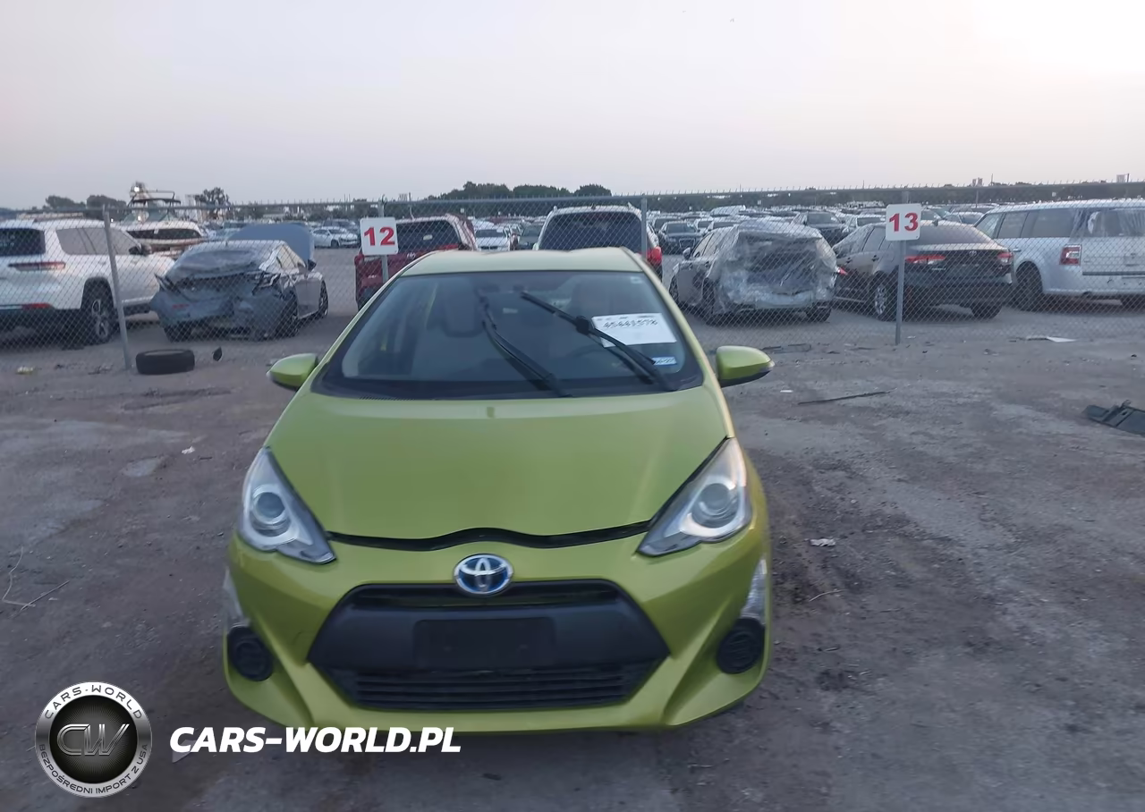 2015 Toyota Prius C One VIN:JTDKDTB35F1096913 - 12