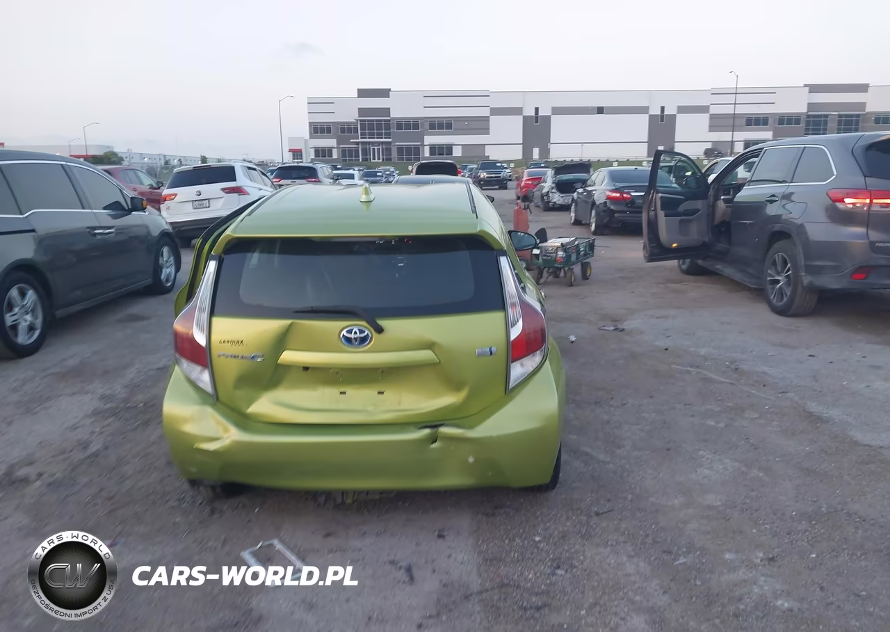 2015 Toyota Prius C One VIN:JTDKDTB35F1096913 - 16