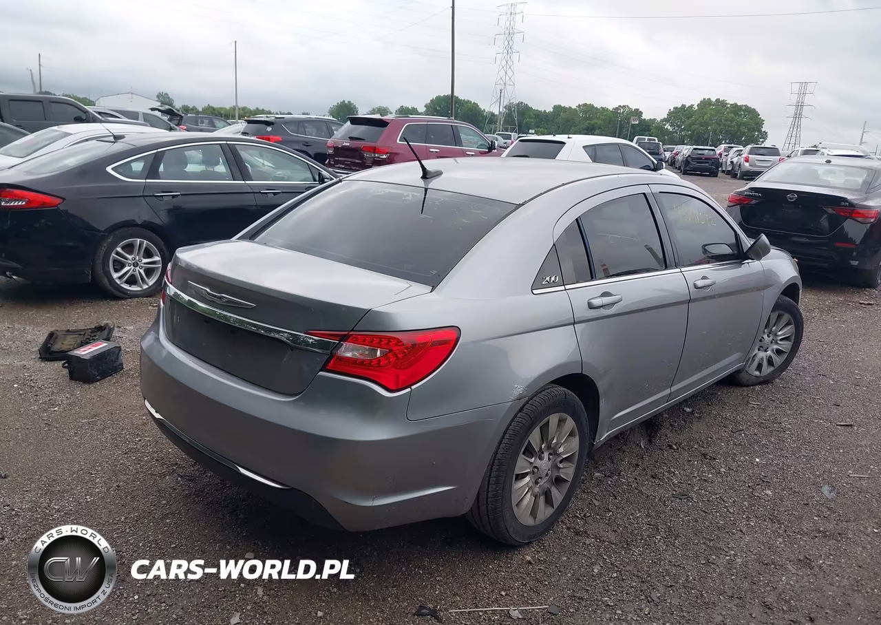 2013 Chrysler 200 Lx VIN:1C3CCBAB5DN686422 - 4