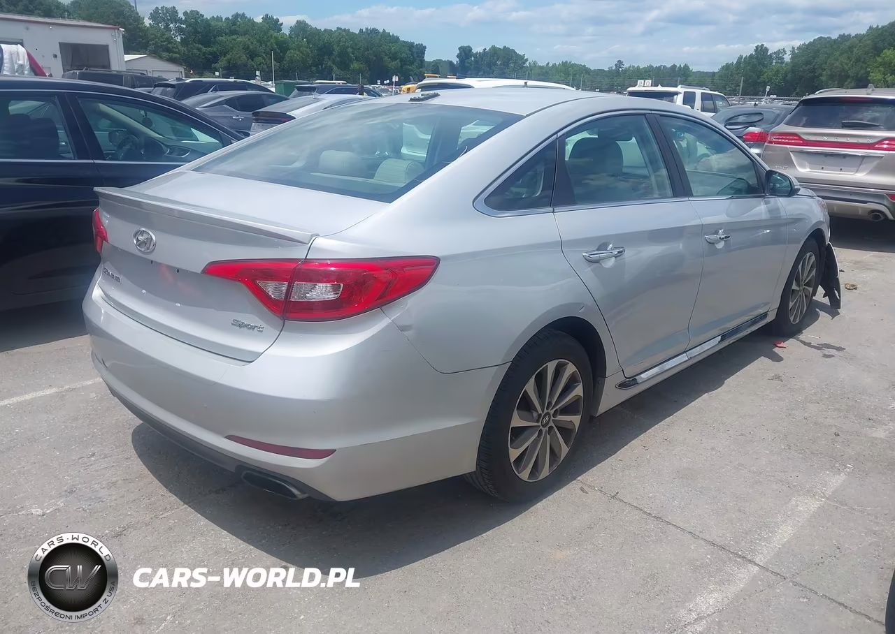 2015 Hyundai Sonata Sport VIN:5NPE34AF5FH059435 - 4