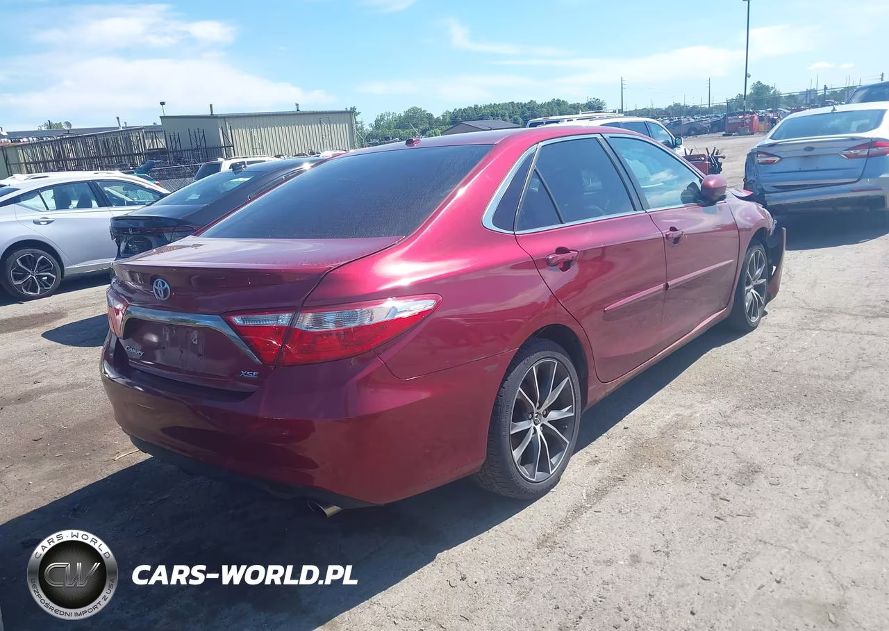 2015 Toyota Camry Xse VIN:4T1BF1FK5FU971711 - 4