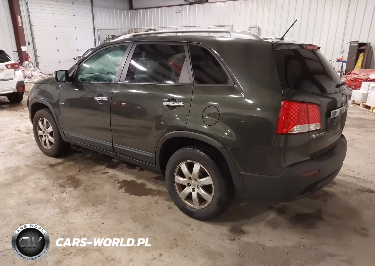 2011 Kia Sorento Lx VIN:5XYKT3A1XBG106137 - 3