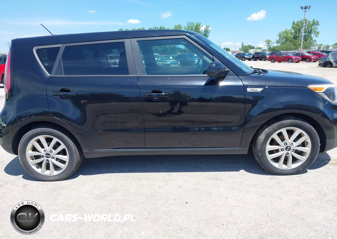 2017 Kia Soul + VIN:KNDJP3A55H7418598 - 14