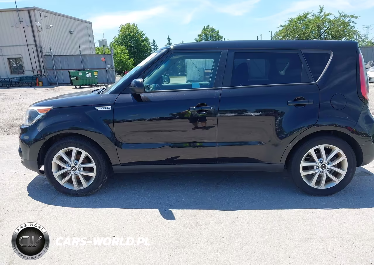 2017 Kia Soul + VIN:KNDJP3A55H7418598 - 16