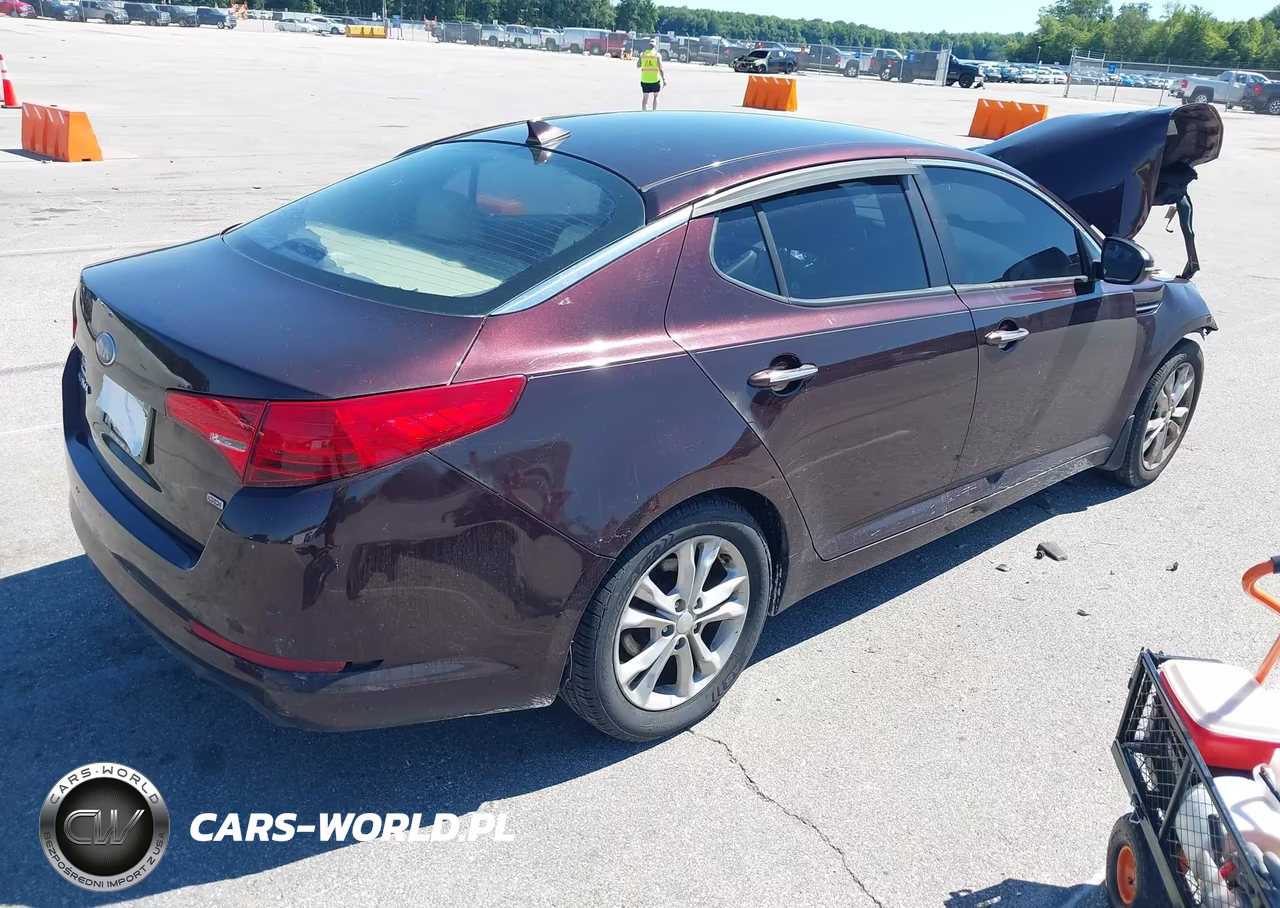 2013 Kia Optima Lx VIN:5XXGM4A78DG227740 - 4