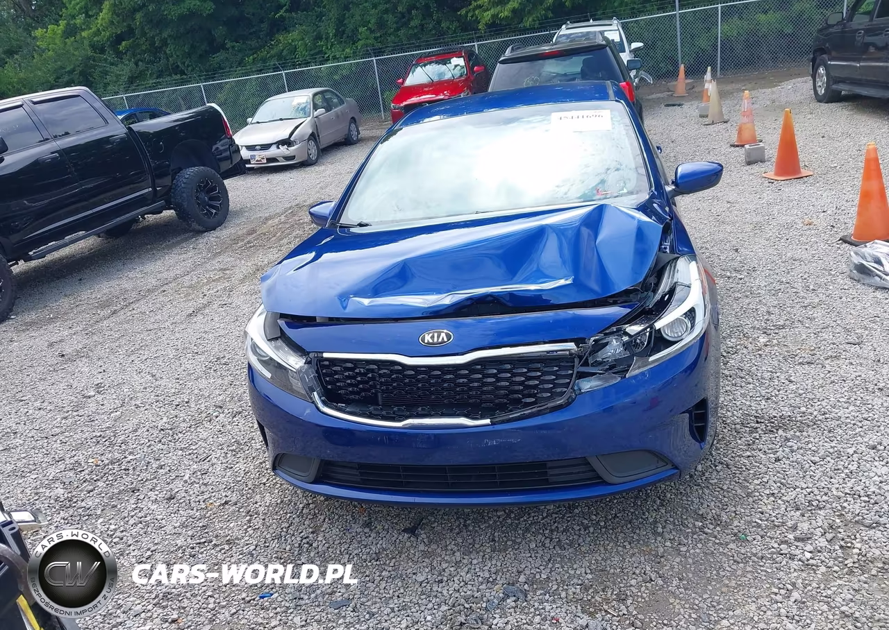 2018 Kia Forte Lx VIN:3KPFK4A76JE269684 - 12