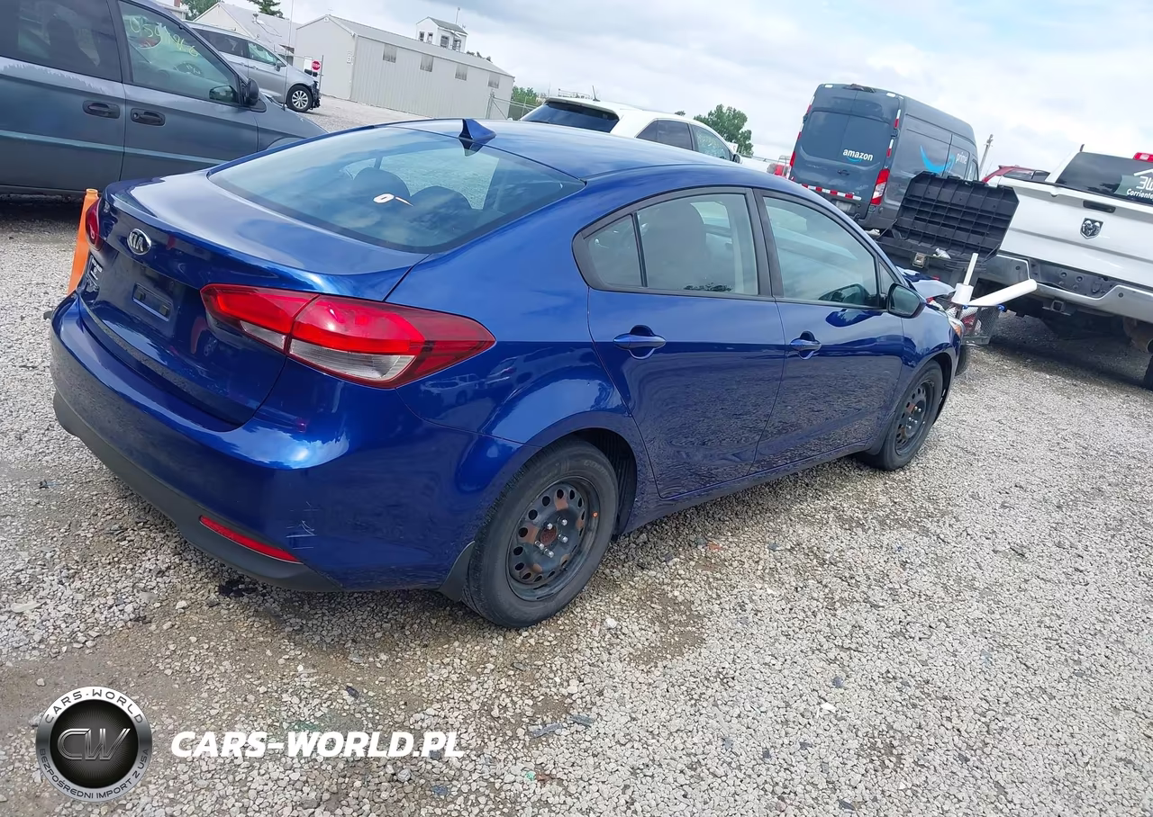 2018 Kia Forte Lx VIN:3KPFK4A76JE269684 - 4