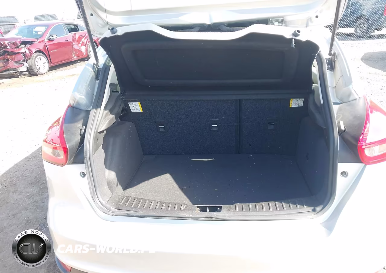 2017 Ford Focus Se VIN:1FADP3K27HL265107 - 18