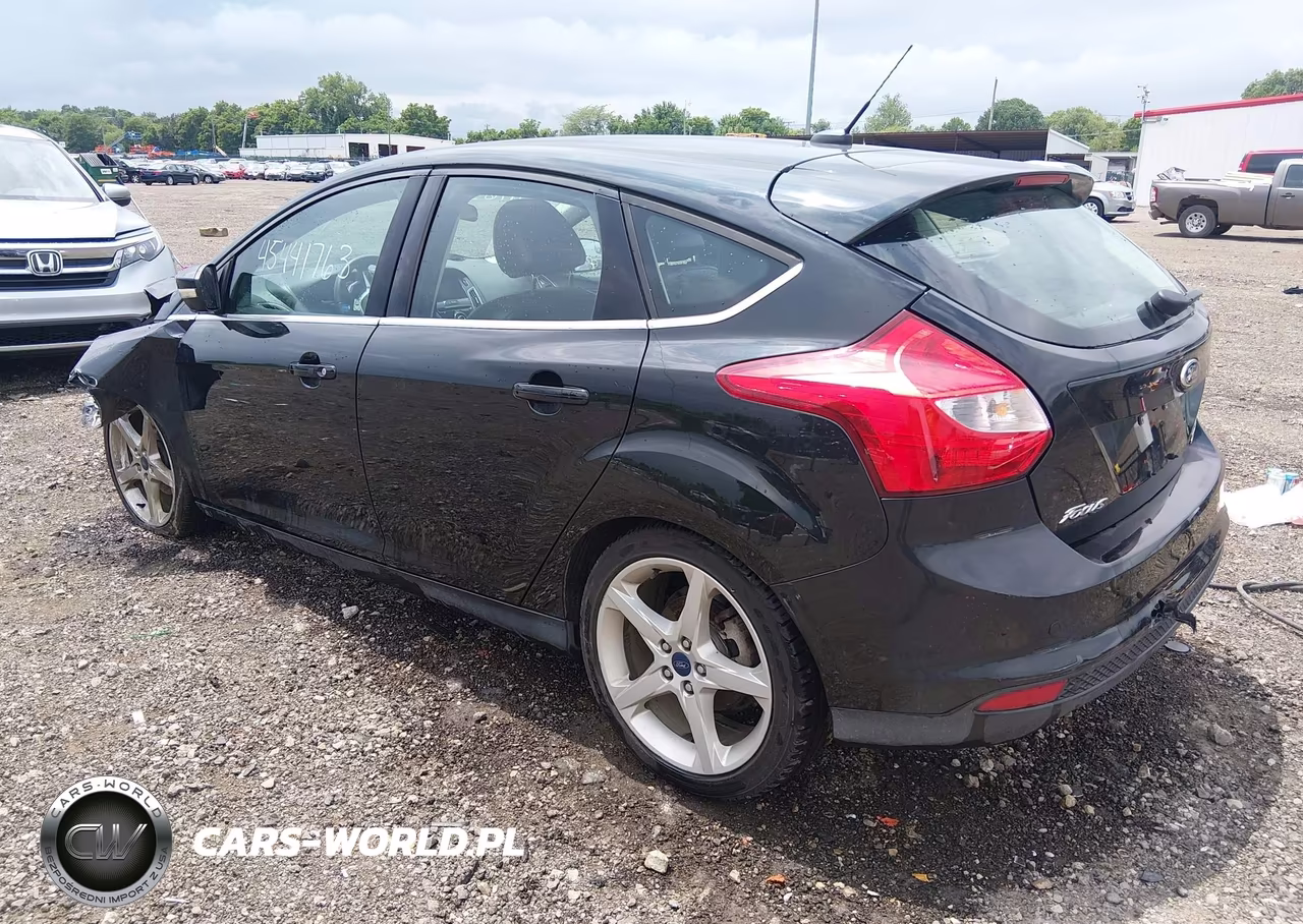 2014 Ford Focus Titanium VIN:1FADP3N22EL449796 - 3