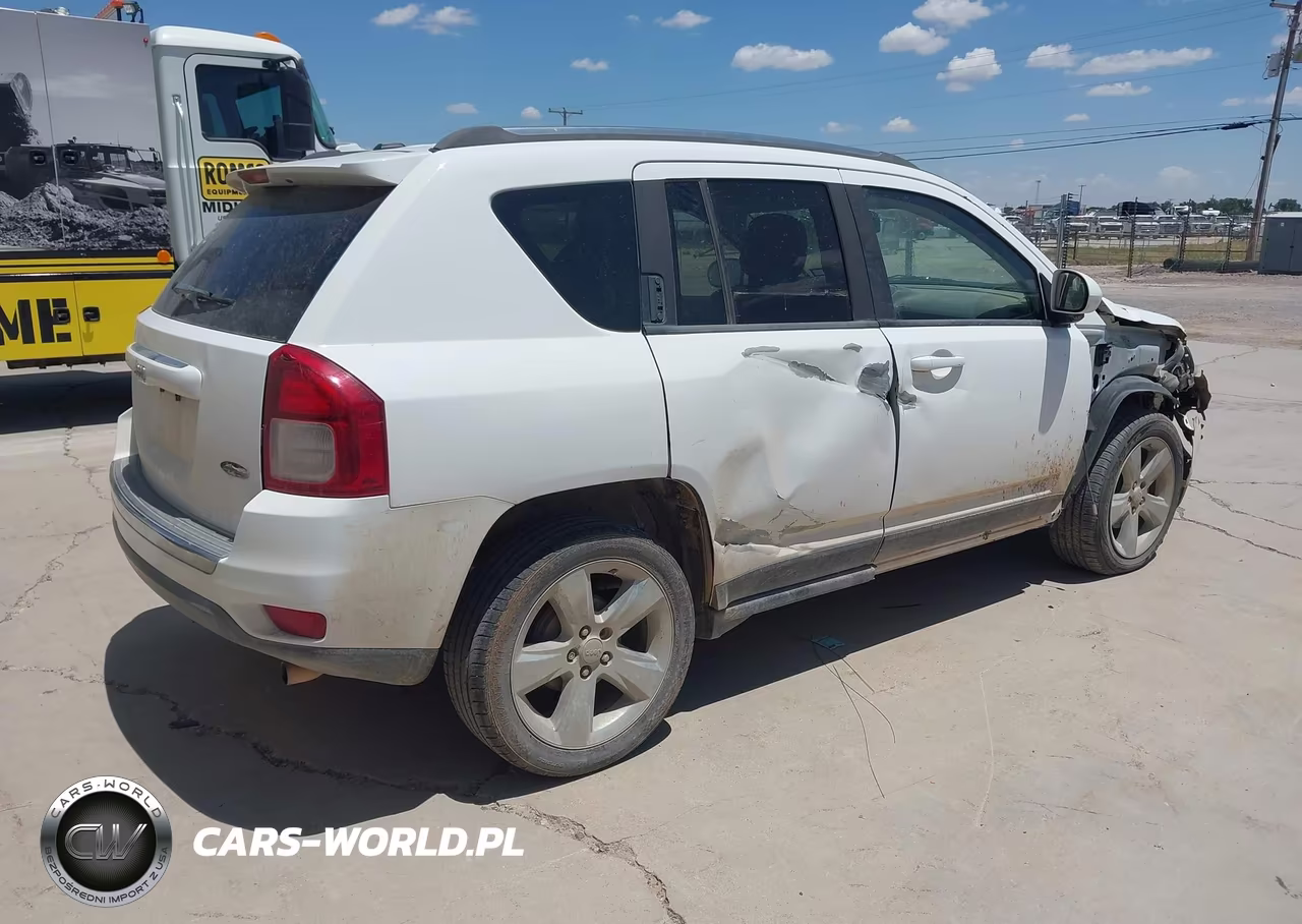 2015 Jeep Compass High Altitude Edition VIN:1C4NJCEA7FD157046 - 4