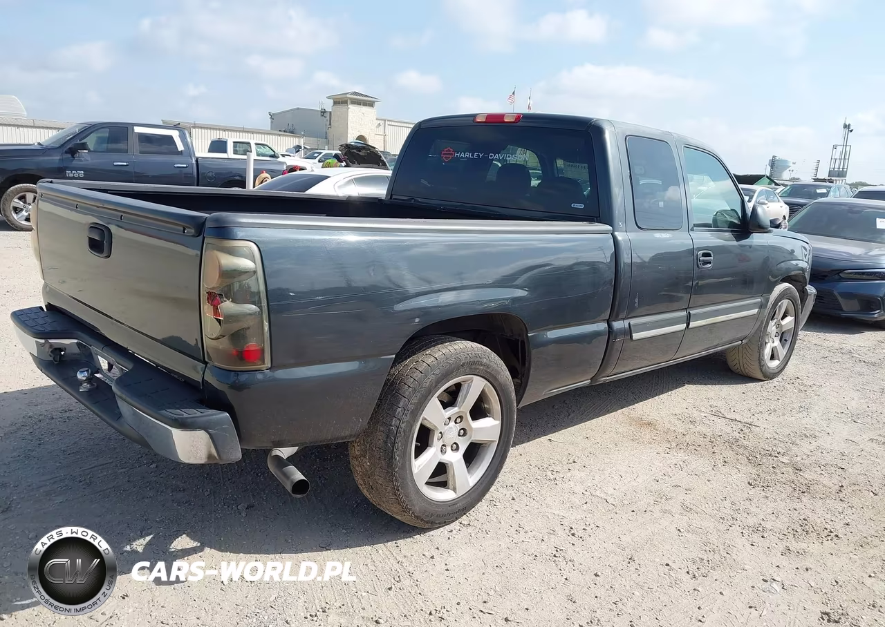 2003 Chevrolet Silverado 1500 Ls VIN:2GCEC19V031313561 - 4