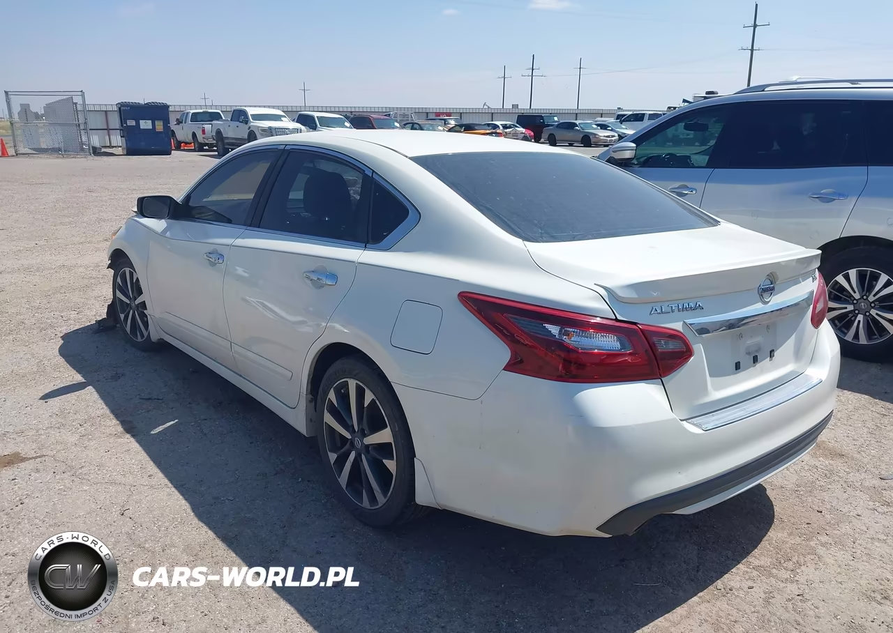 2017 Nissan Altima 2.5 Sr VIN:1N4AL3AP3HC113384 - 3
