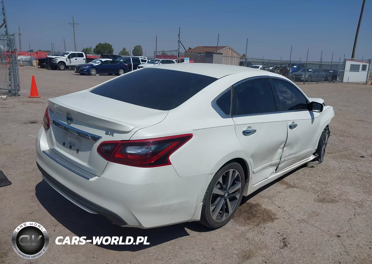 2017 Nissan Altima 2.5 Sr VIN:1N4AL3AP3HC113384 - 4