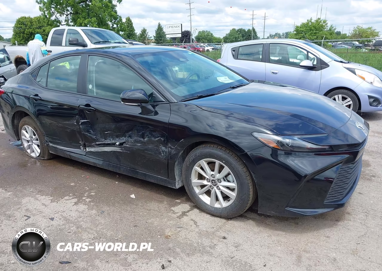 2026 Toyota Camry Le VIN:4T1DAACK8TU260365 - 13