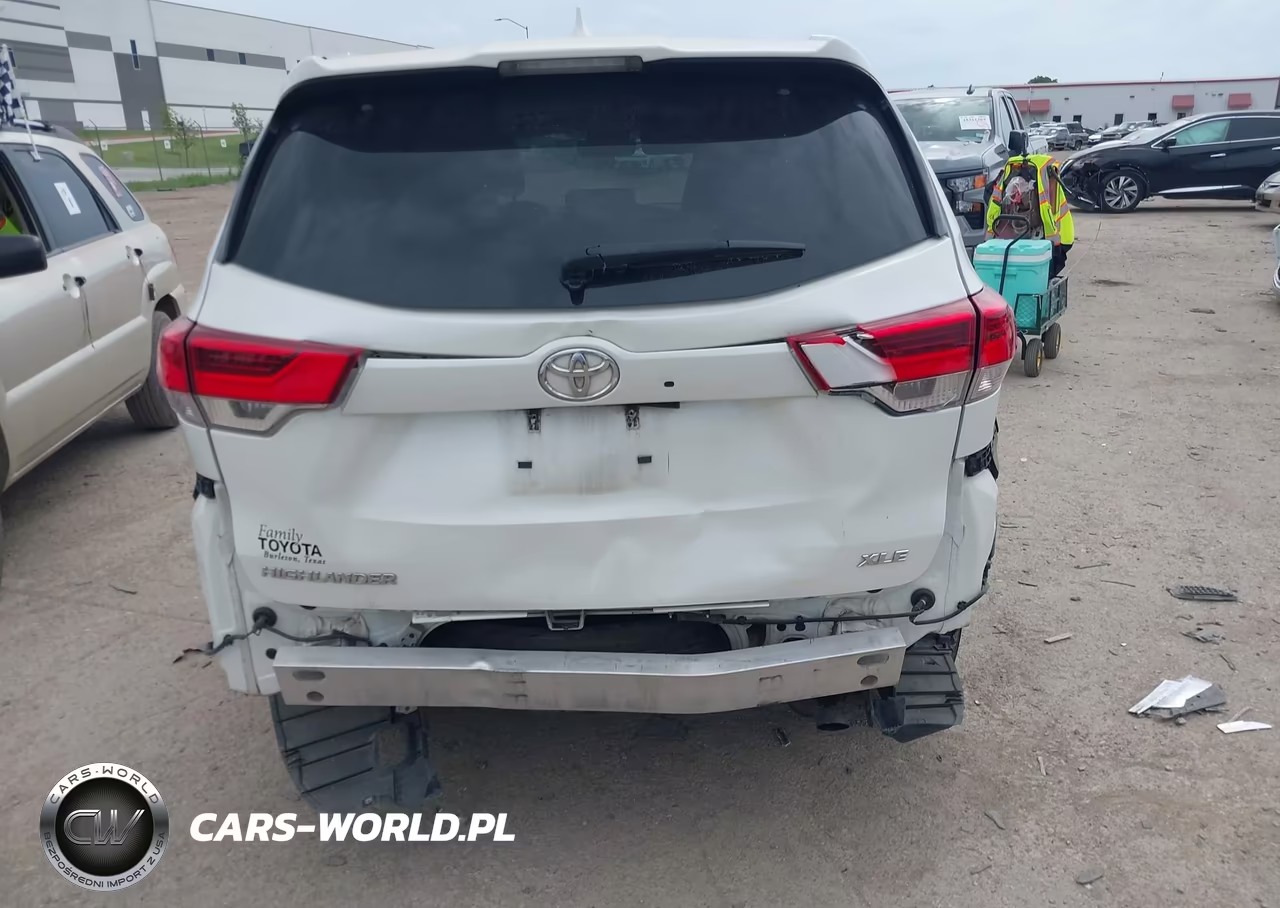 2017 Toyota Highlander Xle VIN:5TDKZRFH9HS512641 - 16