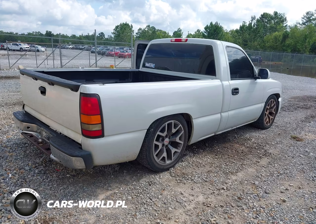2003 GMC Sierra 1500 VIN:1GTEC14V53Z341127 - 4