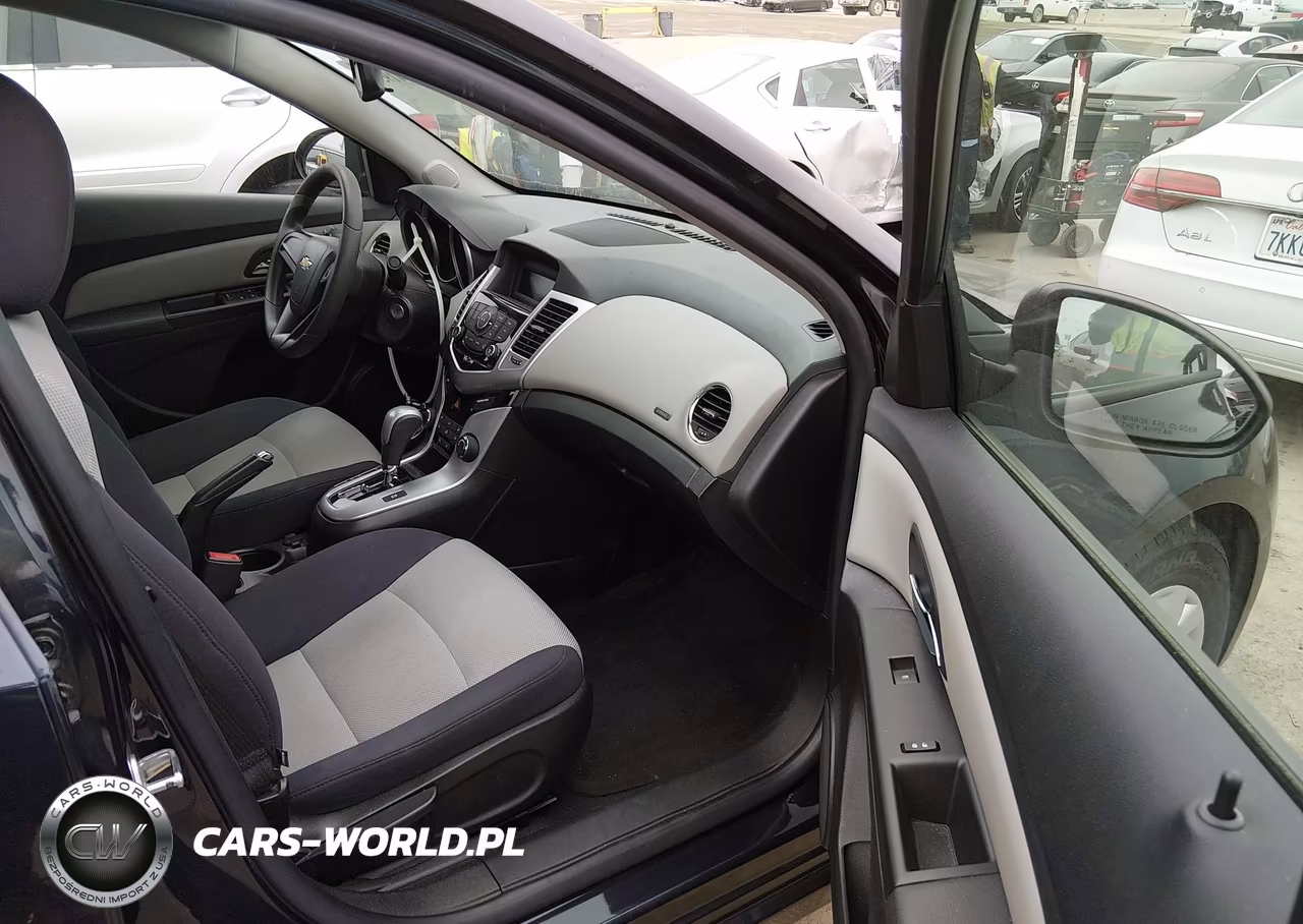 2015 Chevrolet Cruze Ls Auto VIN:1G1PA5SG3F7254748 - 5