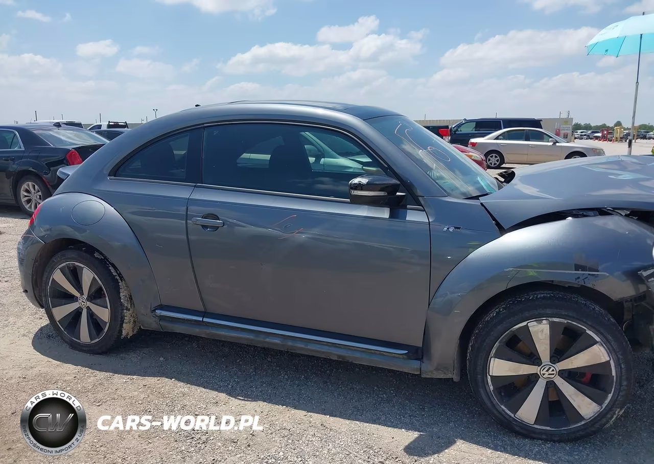 2014 Volkswagen Beetle 2.0T R-Line VIN:3VWVS7ATXEM631308 - 13