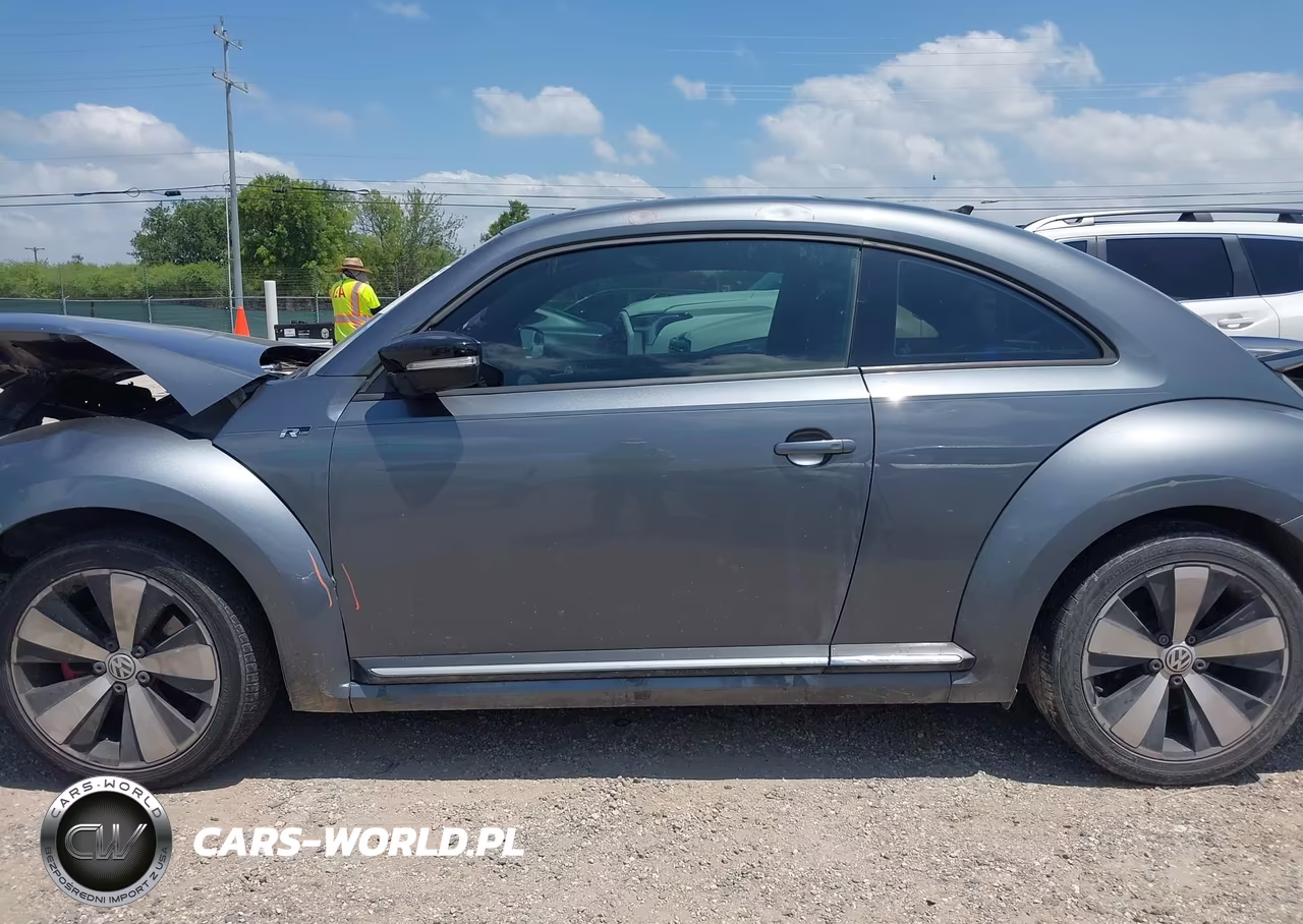 2014 Volkswagen Beetle 2.0T R-Line VIN:3VWVS7ATXEM631308 - 14