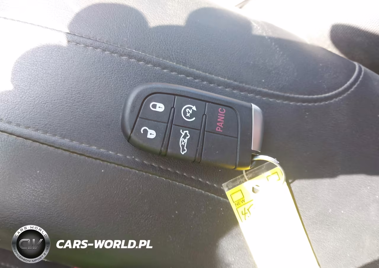 2016 Chrysler 200 S VIN:1C3CCCBB1GN127751 - 11