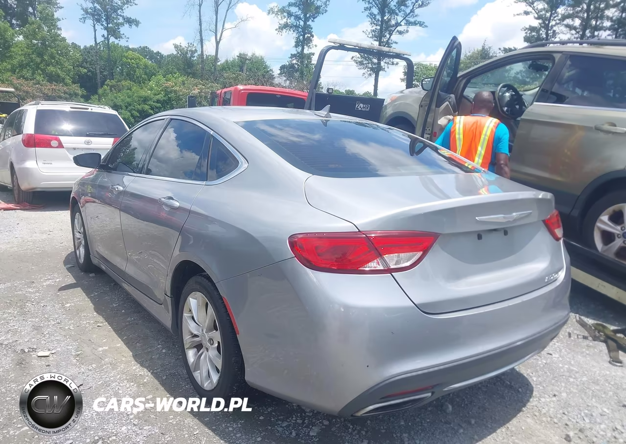 2015 Chrysler 200 C VIN:1C3CCCCG2FN623098 - 3