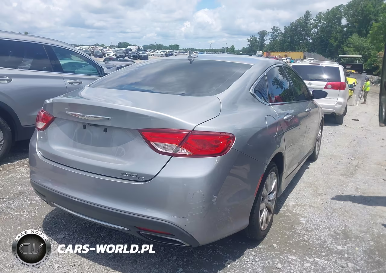 2015 Chrysler 200 C VIN:1C3CCCCG2FN623098 - 4