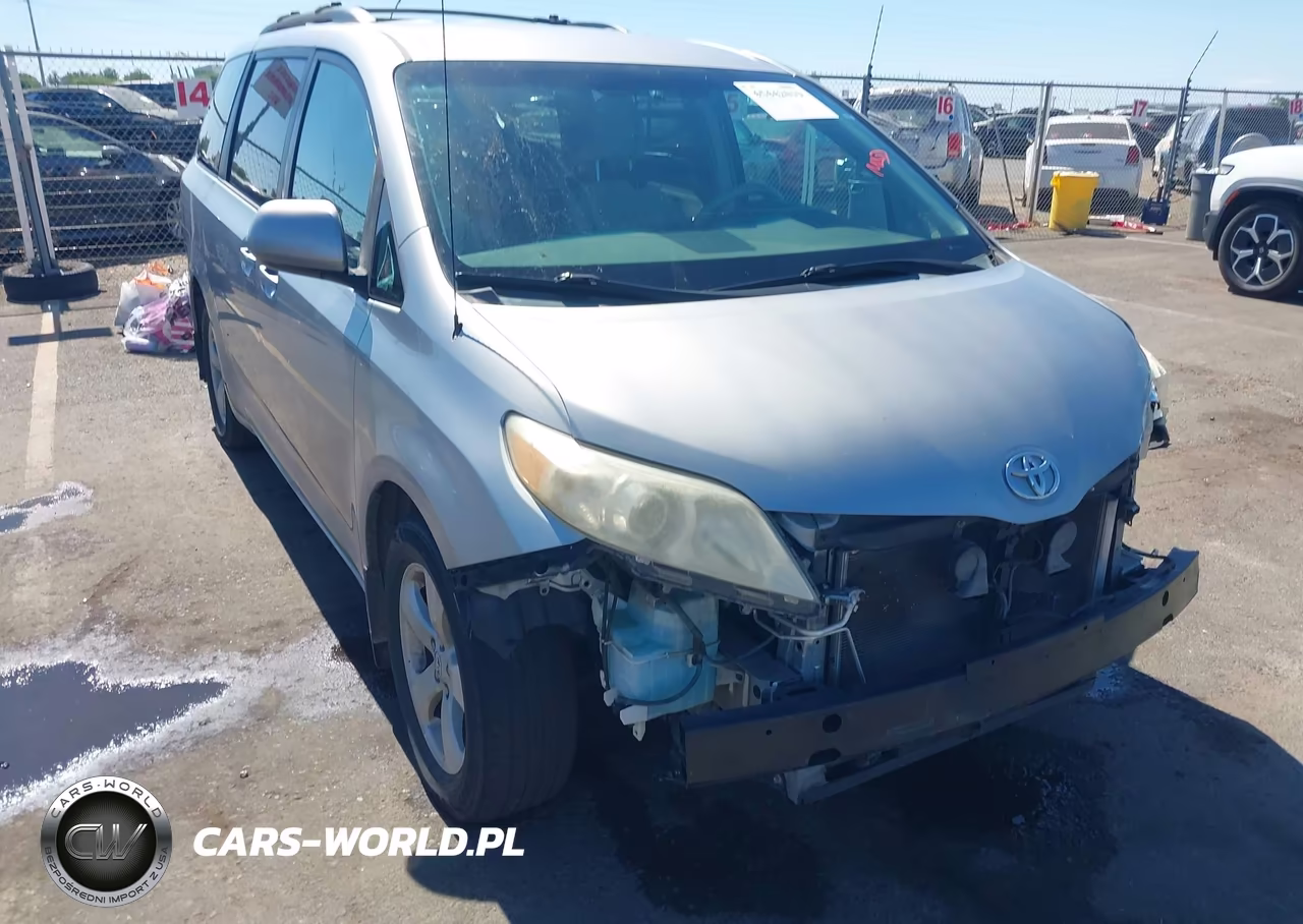 2012 Toyota Sienna Le V6 8 Passenger – zdjęcie 1 z 16