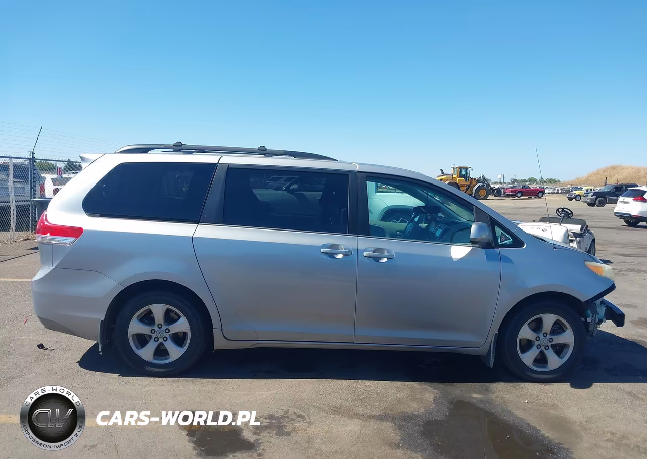 2012 Toyota Sienna Le V6 8 Passenger VIN:5TDKK3DC4CS244325 - 13