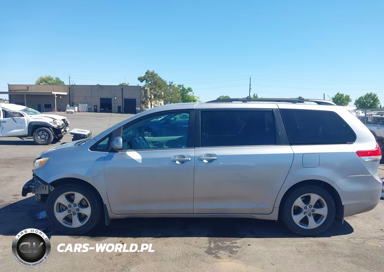 2012 Toyota Sienna Le V6 8 Passenger VIN:5TDKK3DC4CS244325 - 14