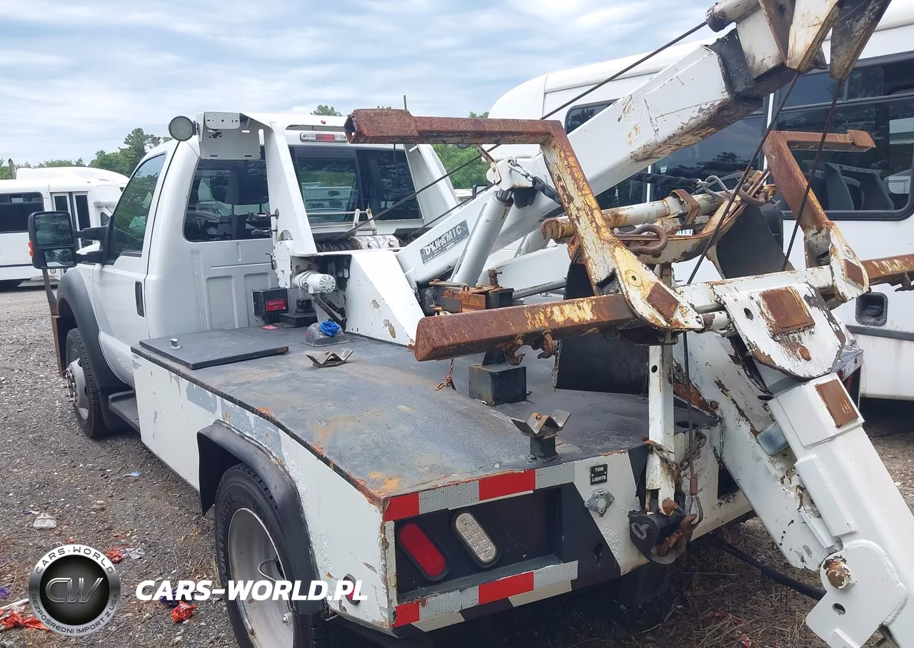 2014 Ford F-550 Chassis Xl-Xlt VIN:1FDUF5HT2EEB42724 - 3