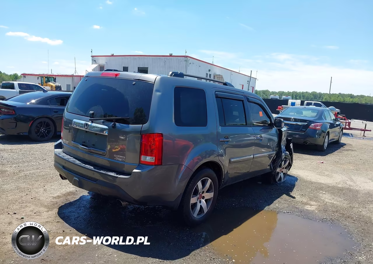 2012 Honda Pilot Touring VIN:5FNYF4H93CB043877 - 4