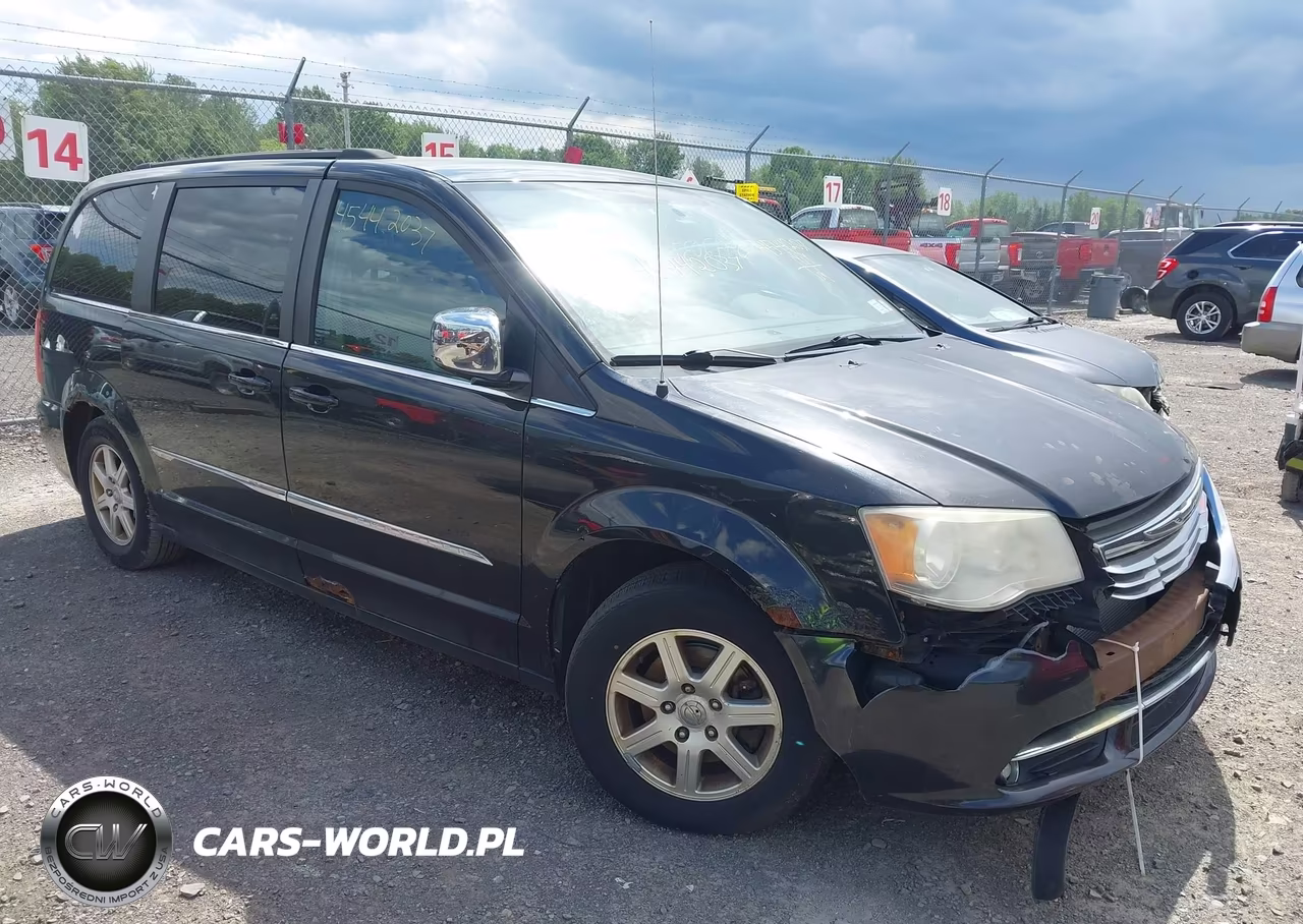 2012 Chrysler Town & Country Touring-L – zdjęcie 1 z 11