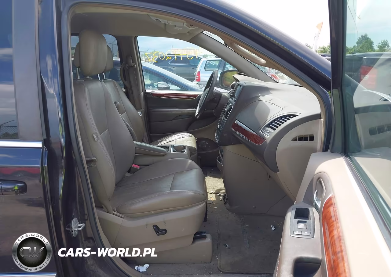 2012 Chrysler Town & Country Touring-L VIN:2C4RC1CG7CR162229 - 5