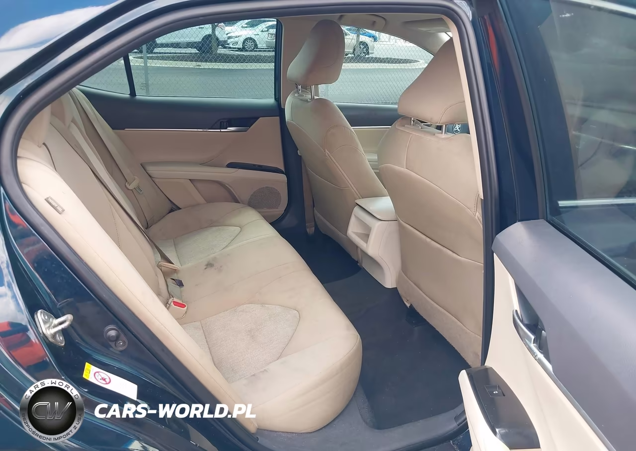 2018 Toyota Camry Le VIN:4T1B11HK1JU574419 - 8