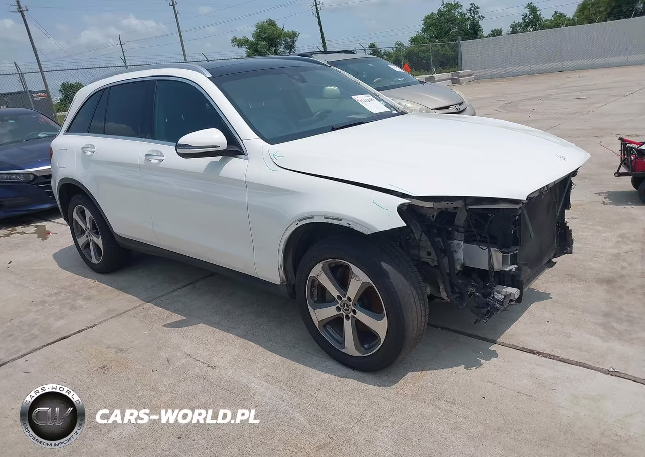 2019 Mercedes-Benz Glc 300 – zdjęcie 1 z 17