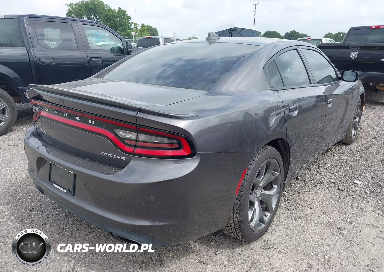 2015 Dodge Charger Sxt VIN:2C3CDXHG4FH852615 - 4