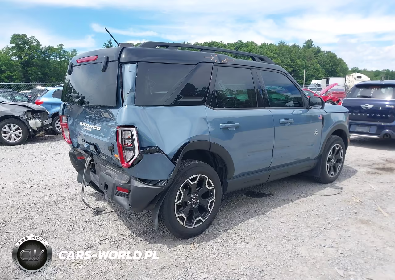 2025 Ford Bronco Sport Outer Banks VIN:3FMCR9CN8SRE42280 - 4