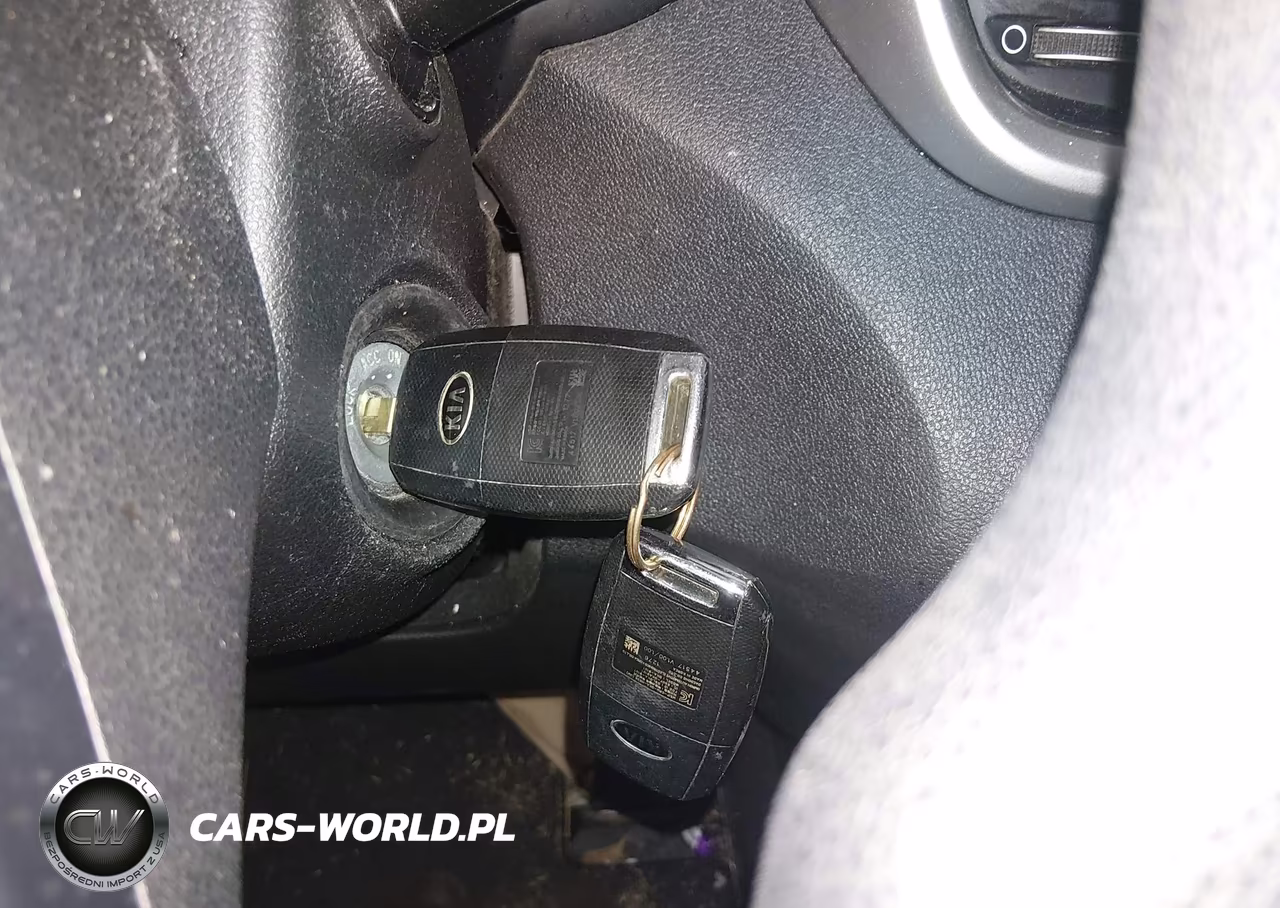 2018 Kia Sorento 2.4L L VIN:5XYPG4A34JG424674 - 11