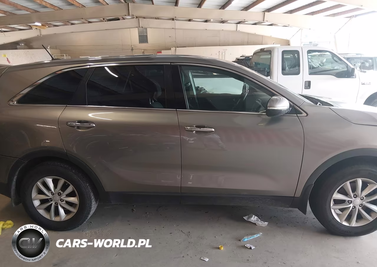 2018 Kia Sorento 2.4L L VIN:5XYPG4A34JG424674 - 13