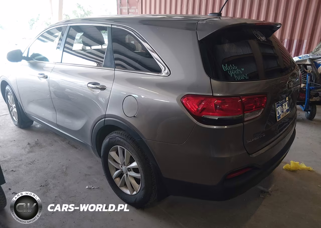 2018 Kia Sorento 2.4L L VIN:5XYPG4A34JG424674 - 3